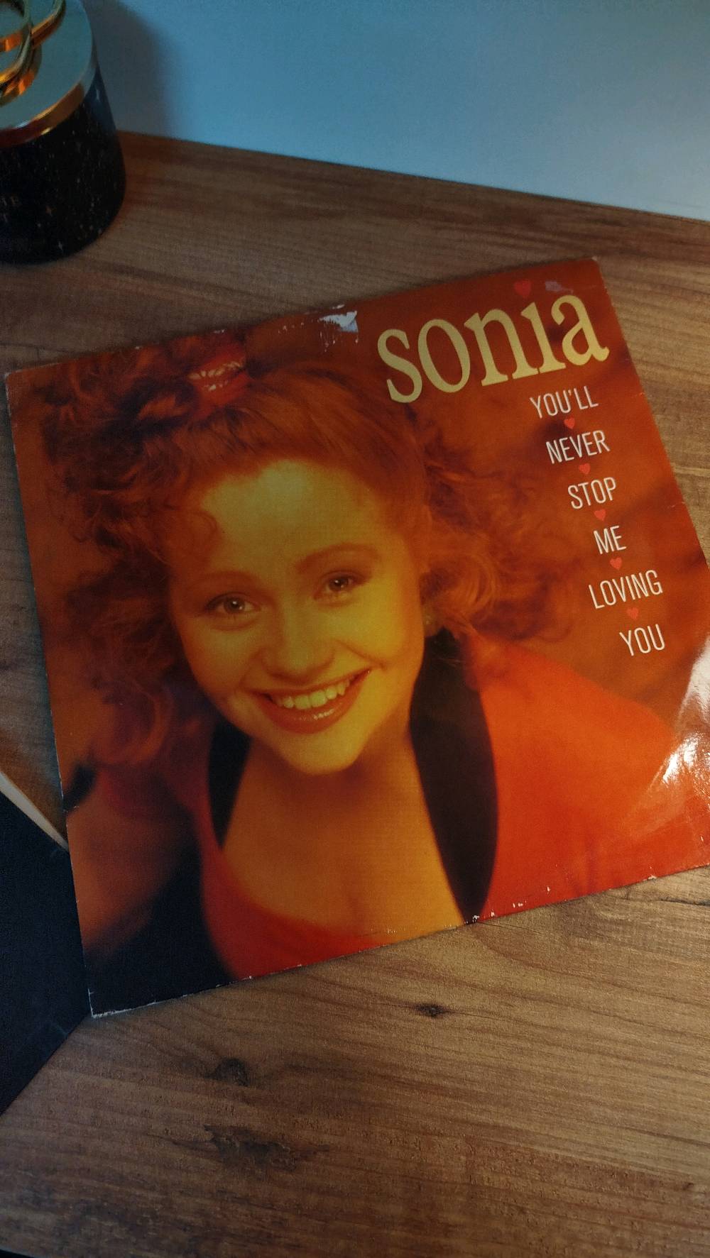 مجموعة مكونة من ٦ اسطوانات موسيقية
الموقع بغداد  