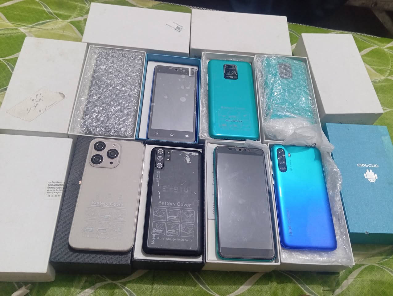 مبايلات اماراتي ابيعهن شلع الي على باب الله خلي يستفاد بيهن امانه الله كلهن شغالات وغير مستخدم شرط كسر كارتون المبايل على 30الف  طلعلي بالامزون كلهن جدد بالكارتون
*********** بيع مستعجل الي يريد يستفاد بالعافيه عليه
