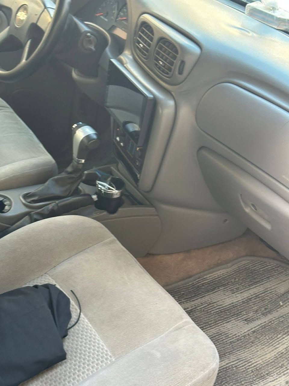 السلام عليكم بلايزر موديل 2009 رقم سليمانيه دولي سنويه الي 2029 بأسمي مكانها بغداد دوره سياره جديده وجاهزه من كلشي واحله من الصور
بيها تبديل جاملغ وبنيد بلادي نفس لون حسب كلام ابو السونار بدون دواخل او ايشي مكفوله كير مكينه ممفتوحات السعر 98 مجال بسيط ***********
