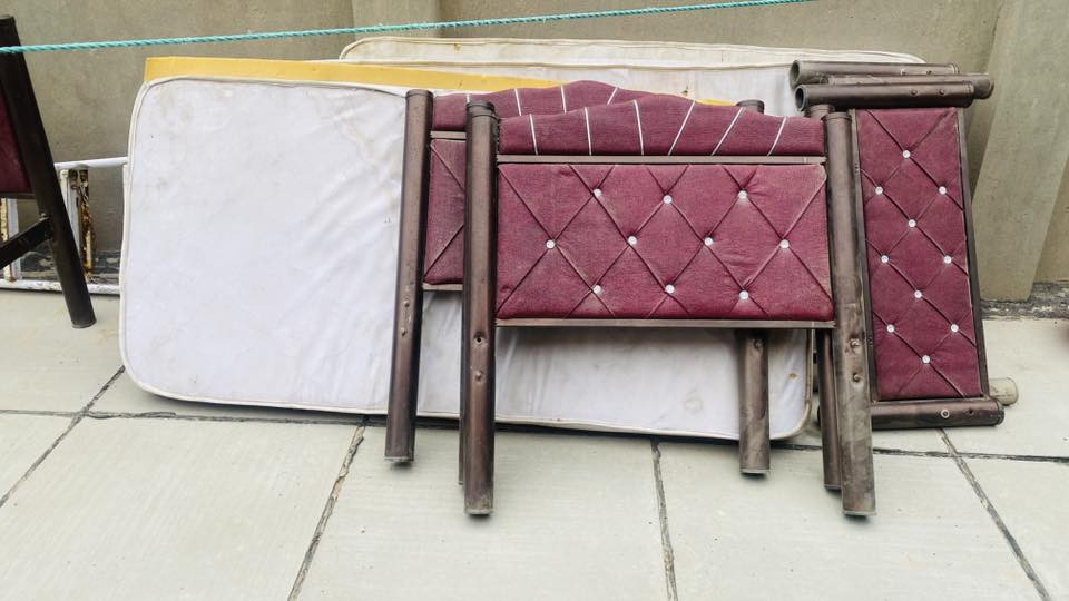 سرير عدد 4مع الدواشك للبيع سعر السرير مع الدوشك 25 الف***********
