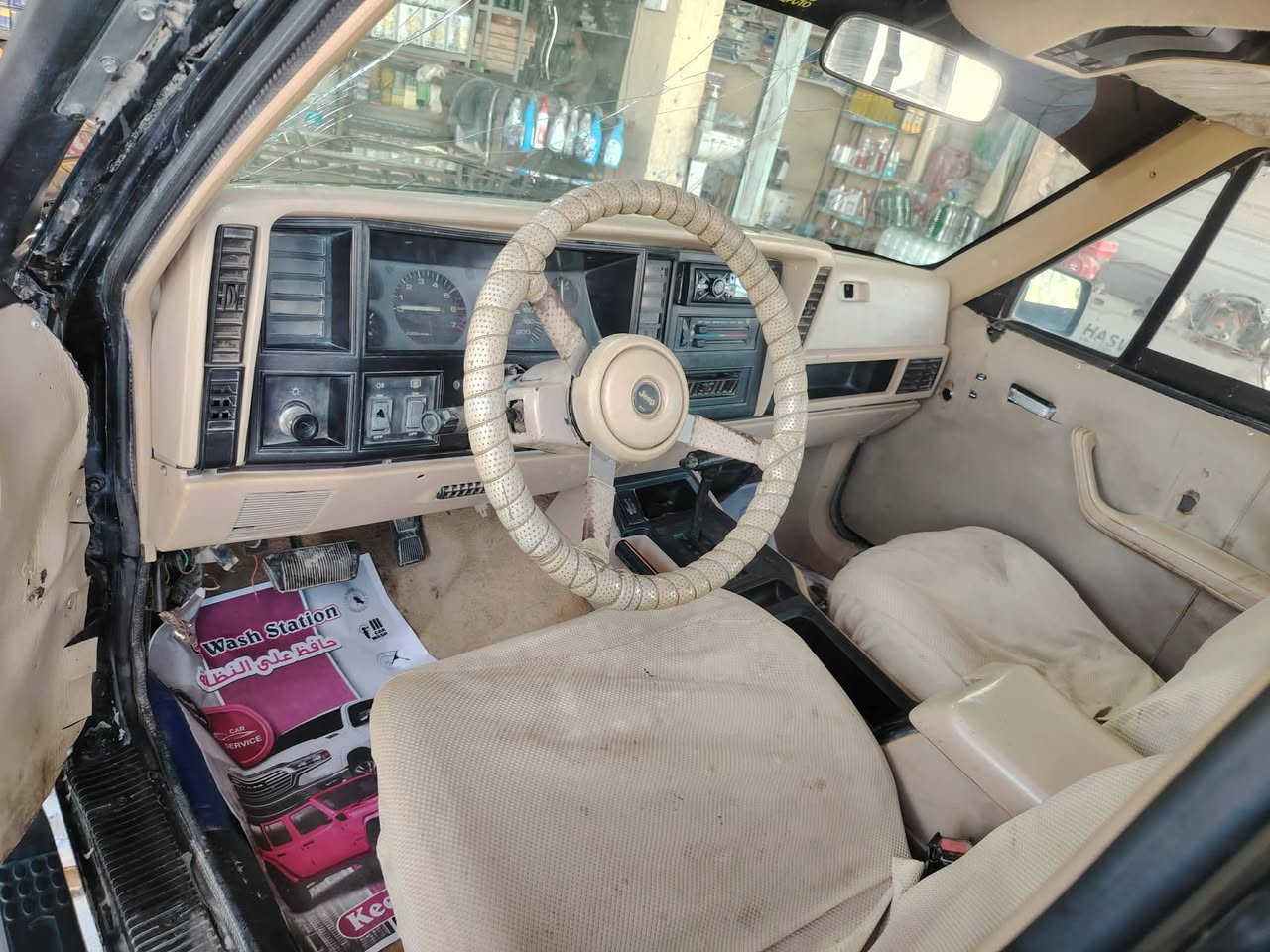 جيب شيروكي للبيع موديل 91 رقم كركوك تفاصيل أكثر عله رقم ***********
