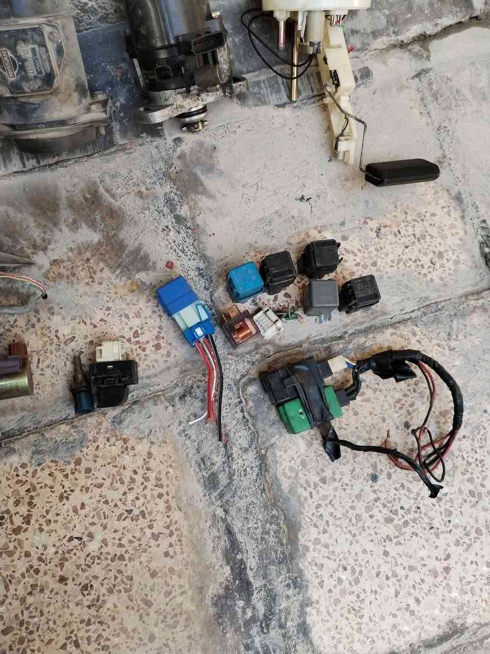 غراض بريميرا ٢٠٠٠ و٢٠٠١ للبيع وباسعار مناسبة مع جامات الابواب مع الجامات المثلثة جميعها بحالة جيدة ولست وكيل ادوات وليس لدي توصيل واليعجبه يتصل ويصير خير ان شاء الله


**إذا كنت صاحب هذا الإعلان وتريد حذفه لأي سبب، رجاءا أرسل رسالة إلى الدعم الفني**