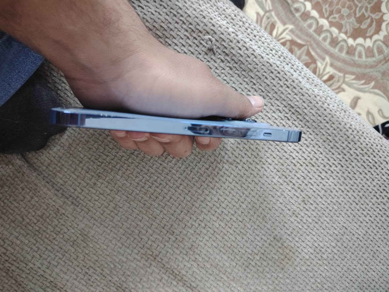 ايفون 13 برو ماكس ذاكيره 256 بطارية 80 بيلاد كارتون موجود  سماعه مبدل اصلي ويا كاميره مبدل   ضهره مكسور بعد كله عل بلاد سعر 480 بي مجال هاي رقمي ***********
