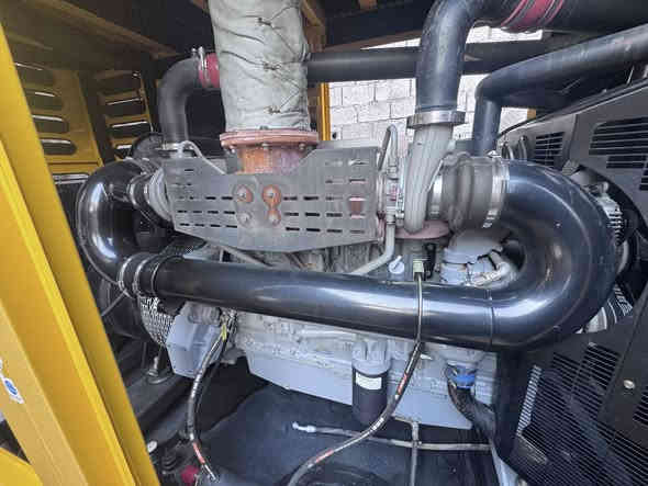 السلام عليكم 
مولده بيركنز انكليزي 2800دبل سوبر 
715kv
موديل /2017
مشتغل قليل فول كاتم
للأستفسار/***********
ابو محمد الاعرجي
