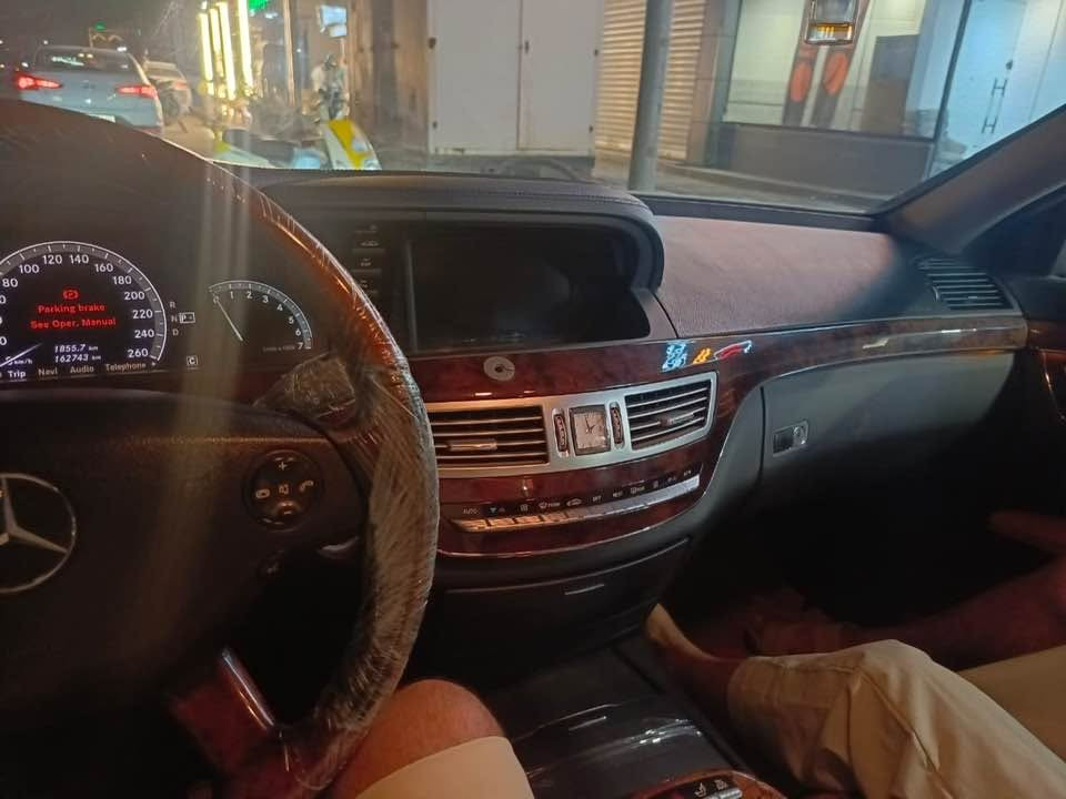 سلام عليكم مارسدس s350 موديل ٢٠٠٧ فول مواصفات رادار تحديد  مسار كامره  منظار ليلي واحد على واحد مناقصها اي شي سعرها 155باقي التفاصيل يم صاحب السياره اني مكلف ب النشر 

رقم صاحب السياره ***********
