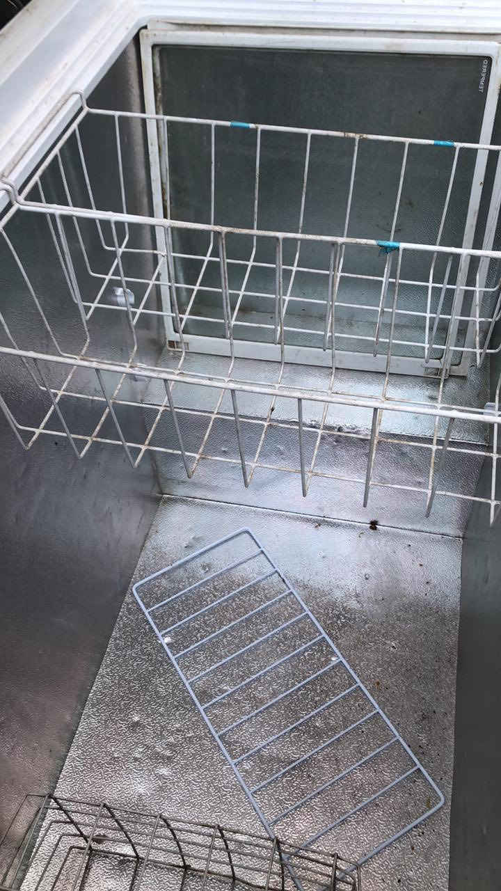 سلام عليكم مجمدات للبيع وحده عاموديه او وحده طرحيه نضيفات نضافه 80‎%‎ شغالات الشعب حي اور السعر ثنينهن ب 250 
***********
