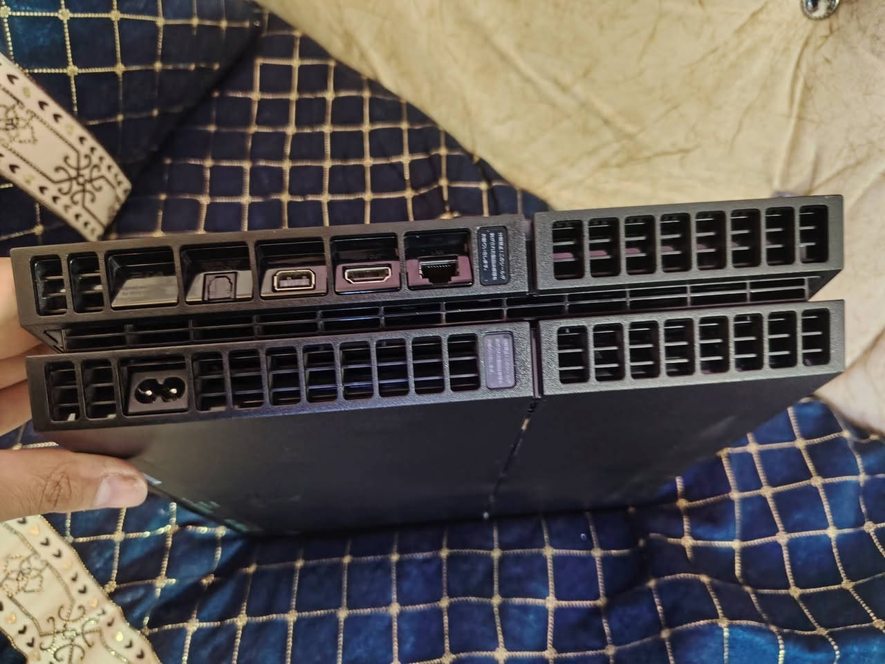 سلام عليكم
ps4 فات مهكر للبيع 
الجهاز نضيف كلش ما داخل صيانة وما مفتوح برغي منه شغال كامل و على الفحص  ريجن ياباني تحديث 9.00
الالعاب موضحة بل صور 
ويا ups maxima 850mv 
وملحقات كاملة وجوستكين وهارد 512 GB وقاعدة تبريد وشحن  
السعر 375 الف وبي مجال بسيط
مكاني كوت و متوفر توصيل 
***********
