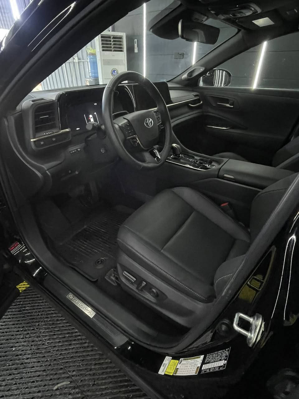 السلام عليكم
للبيع
كراون بلاتينيوم موديل 2025 هايبرد 
مكينة 2400 تيربو
صبغ فقط بنيد
1-ماشية 6000
2-كاميرات 4+12حساس
3-كشنات ميموري تدفئة تبريد
4- بانوراما+ لايت اربع عدسات 
5-ذاته شوب +شفتات +قيادة ذاتية توقف ذاتي ترحيب مري شفط شاحن 
6- رادار عدد 5 +نقطة عمياء تشغيل عن بعد جنطة كهرباء ويل 21 مختصر كلام فوووول مواصفات مكان بغداد
الاتصال ***********
