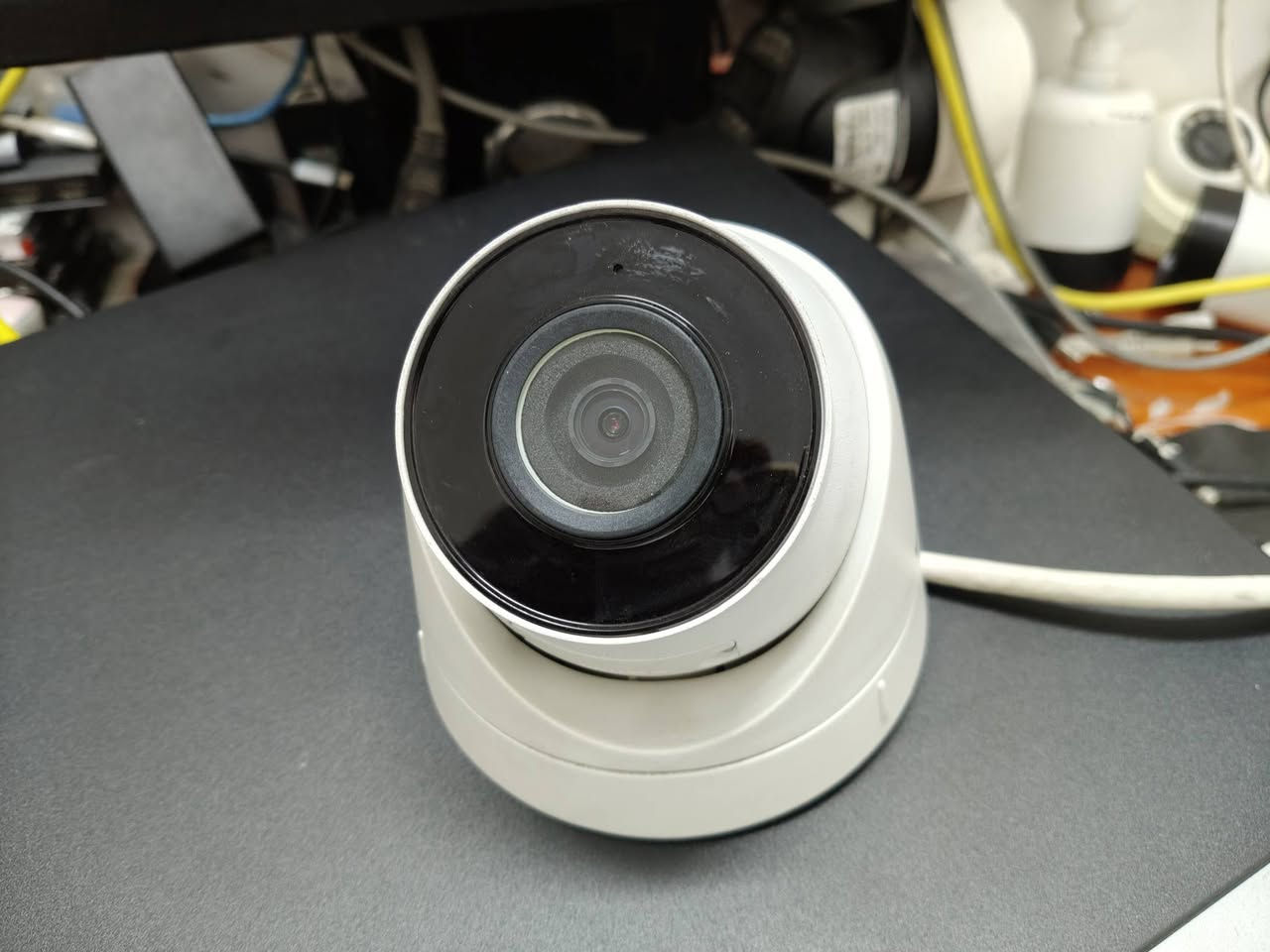 السلام عليكم من رخصه المدير للبيع جهاز  IP /NVR نوع هاك فجن 16 بورت دقه الجهاز 12 ميكا مع هارد تخزين 2 تيرا مع كامرات عدد 15 نوع هاك فجن استخدام قليل جداً سكن بغداد تليفون واتساب *********** اتصل وتدلل
