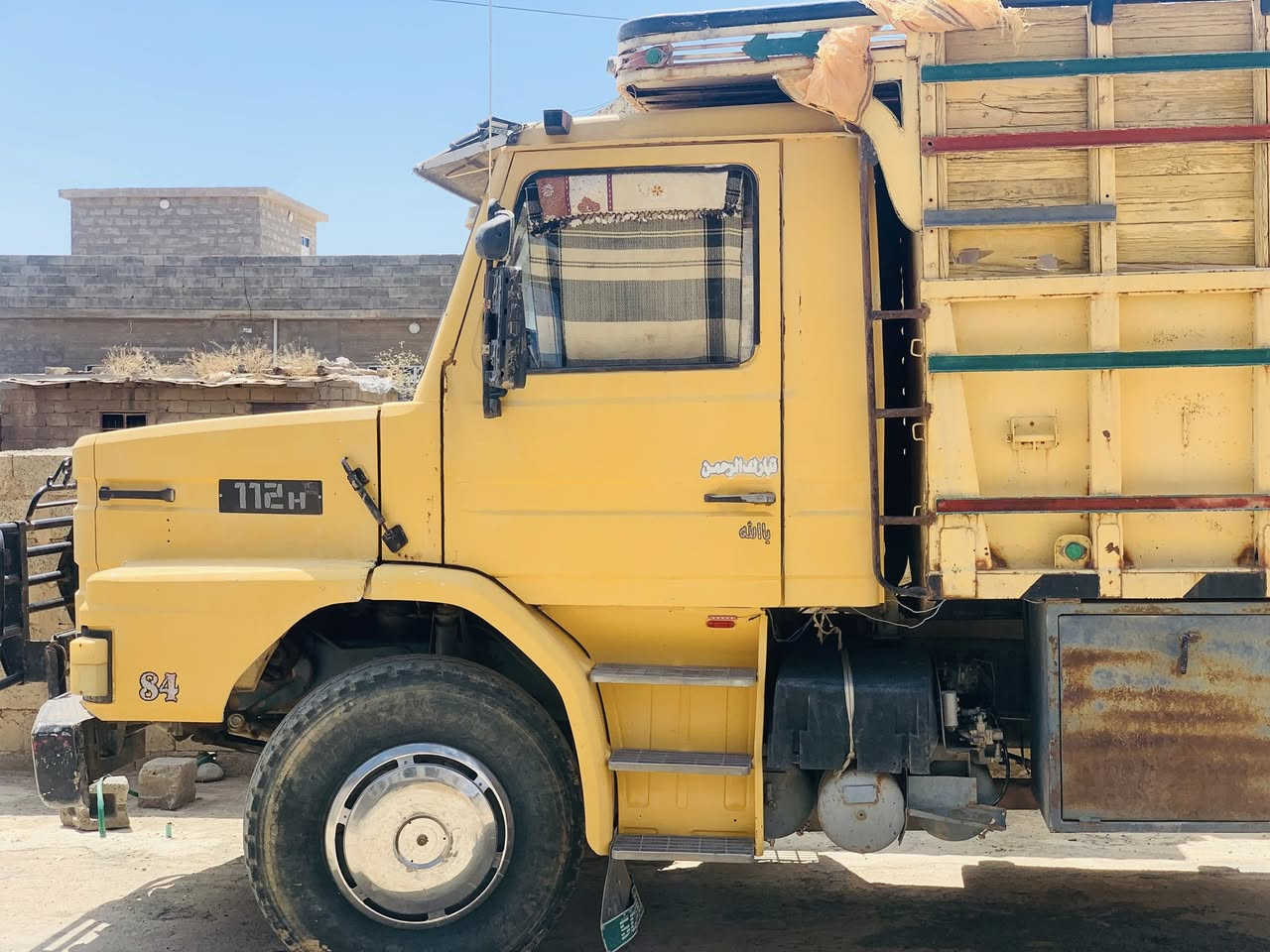 سكانيا ١١٢ موديل ١٩٨٤ محرك  ١٢ ونص لا صرف لا نفخ گير ١٣ مكفول اكسن ١٢ مكفول سبرنك ١٢ قماره بدون خياس بدون معجون شاصي مذيل سنويه مو نافذه بـ اسمنا شرط التحويل للتواصل ***********
