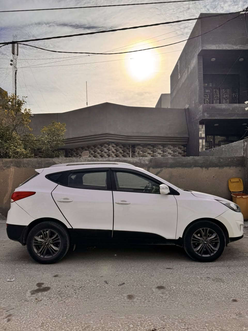 السلام عليكم
توسان 15 للبيع خليجي مسوي حادث بيه قبل سنة تقريبا
مبدل بنيد ودعامية 
والرقم بغداد
مكاني بابل اسكندرية
السعر 140 
‭0782 302 5527‬
