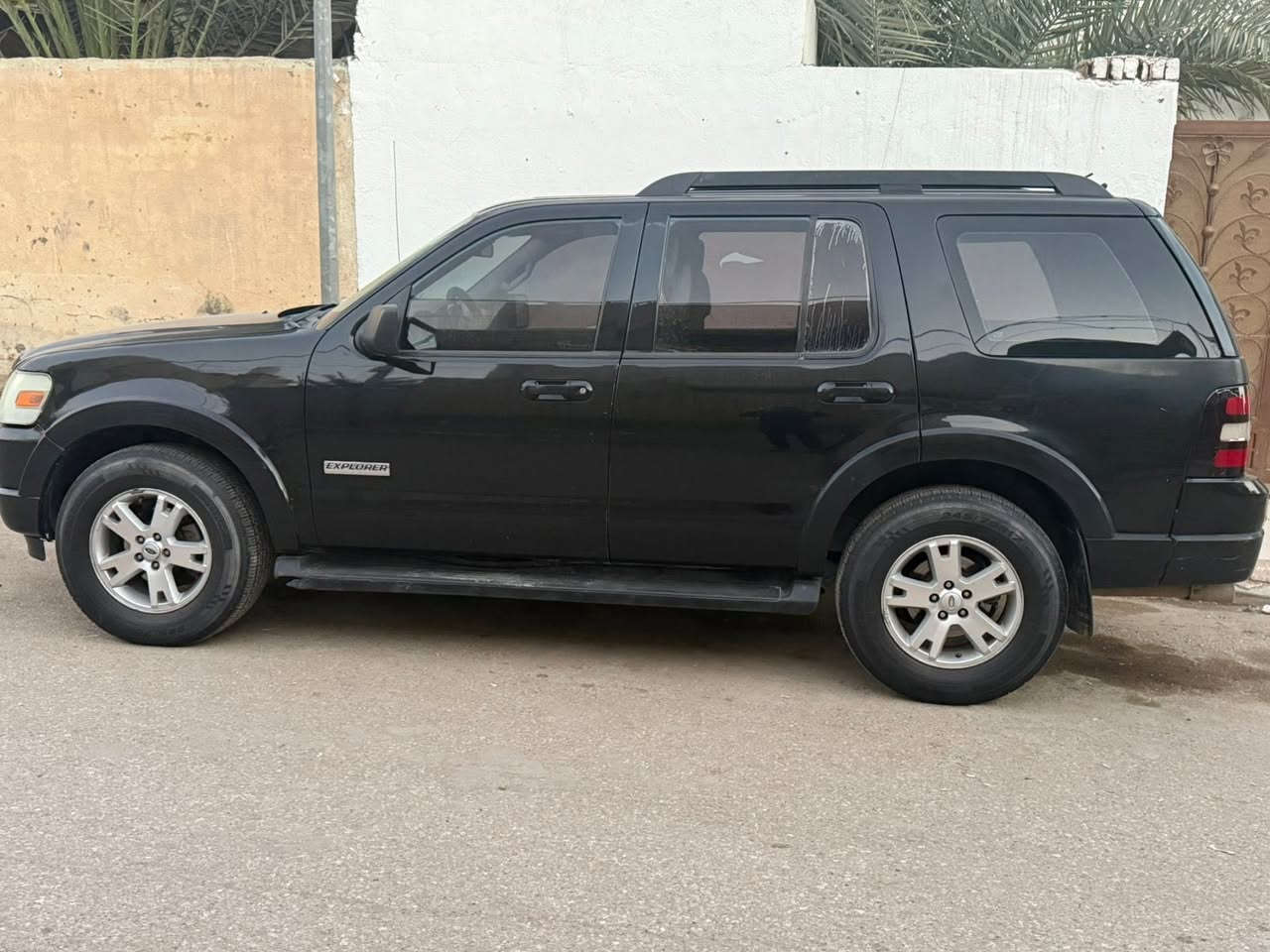 سلام عليكم سياره فورد اكسبلور موديل 2007 السياره كفاله عامه خاليه من تبديل والصبغ سياره رقم جديد تحويل مباشر حداديه وكير ومكينه كفاله
السعر ١١٥ وبي مجال بسيط 
مكان السياره الناصريه مركز المدينه 
رقم الهاتف 

‭  ٠ ٧٨٠ ٤٣٠ ٦٦٨١‬
