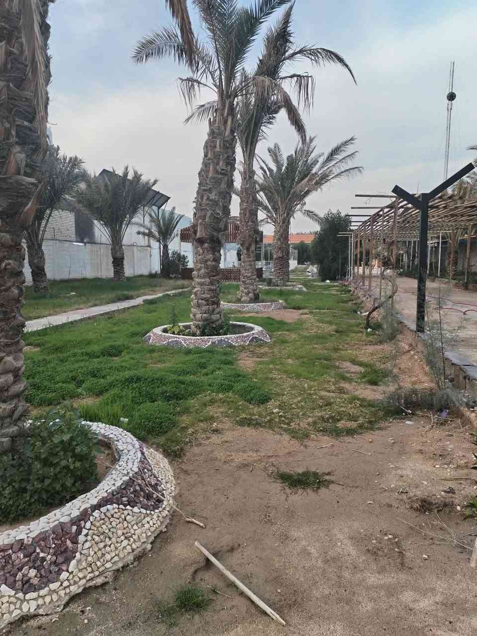 🏡 منتجع فاخر للبيع او مراوس  – كربلاء

المساحة: 2500 متر
السند: طابو 25 تحويل بس الشخص

المحتويات:

صالة واسعة

مطبخ

صحيات

غرفة نوم

حدائق مرتّبة

مسبح

مكان شوي

جلسات خارجية راقية

📍 العنوان: كربلاء – قرية آل جميل – خلف جامعة العميد
جميع الخدمات متوفرة: ماء، مجاري، كهرباء، خط مولدة
وموجود مولدة 60 أمبير خاصة بالمنتجع.

📞 للاستفسار:
***********
السعر يُرسل عبر واتساب فقط
