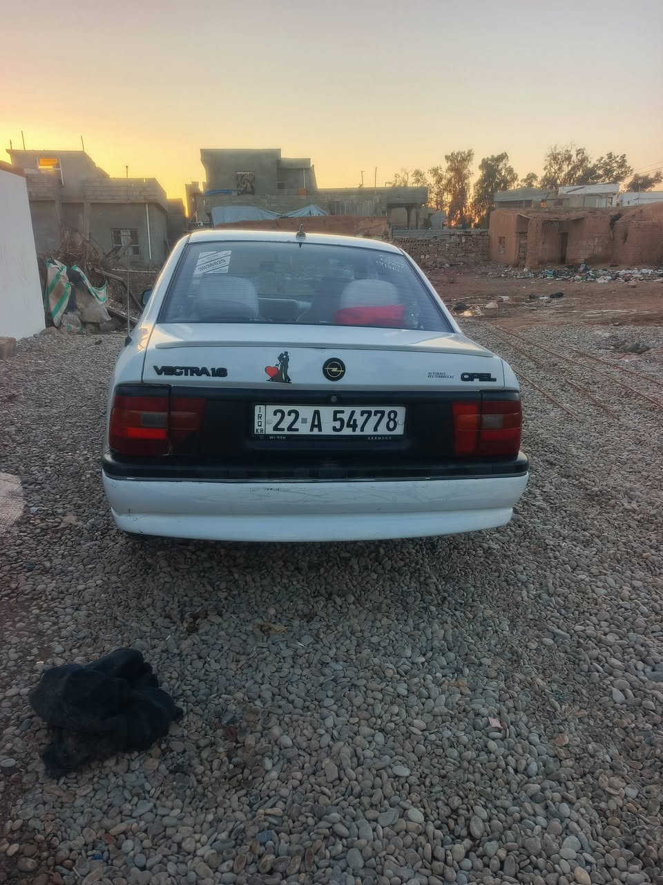 سلام عليكم اوبل لبيع حجم ١٦ بدون صبغ بدون حادث عل بلاد سنويه جديده دفتر بازين  السعر ٤٣ وبيه مجال مكان كركوك الحويجه ***********
