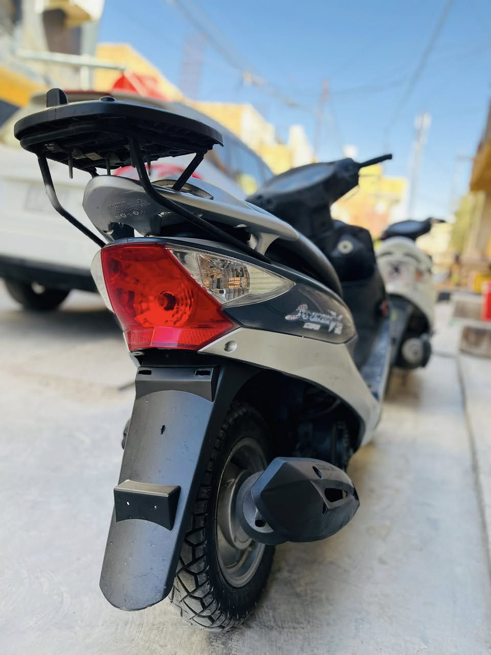 سلام عليكم .
دراجه نوع كامكو .ياباني قوه المحرك 150.دراجه حلوه ونضيفه مكفوله كفاله عامه سعر 800 او بيه مجال لطيبين .@إشارة@


**إذا كنت صاحب هذا الإعلان وتريد حذفه لأي سبب، رجاءا أرسل رسالة إلى الدعم الفني**