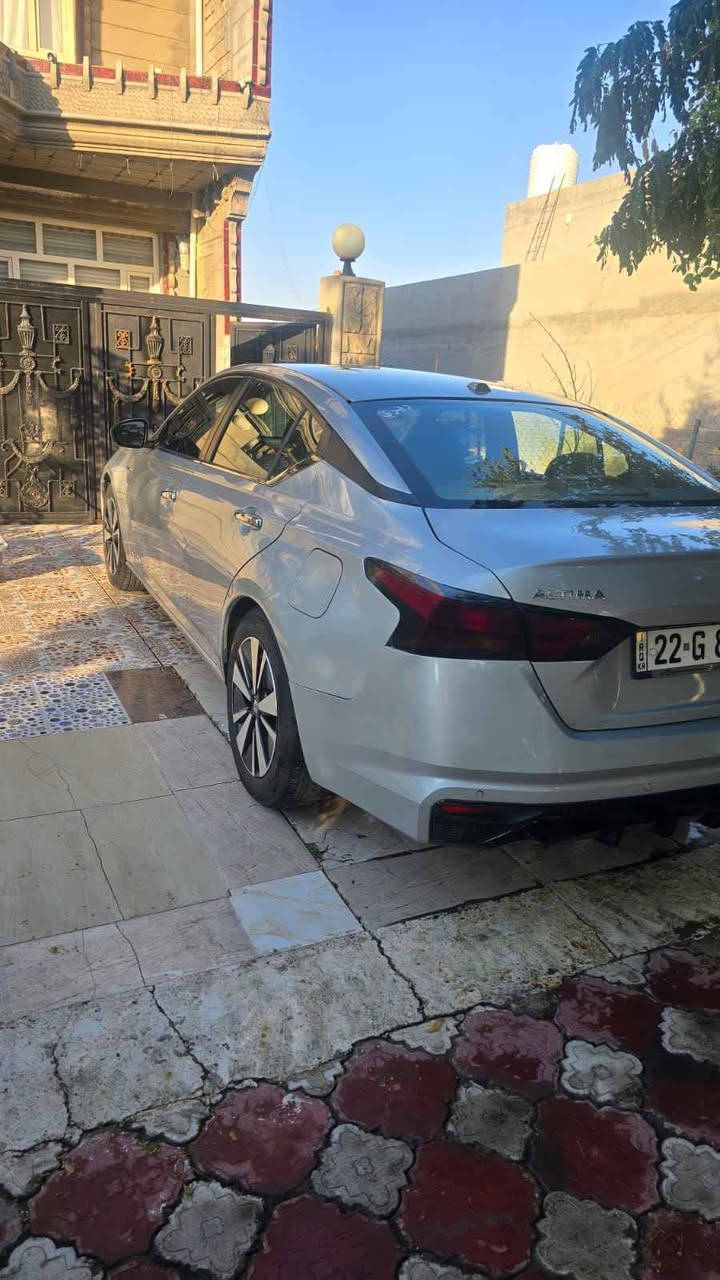 سلام عليكم نيسان التيما موديل 2022 مواصفات SV رقم اربيل باسمي شرط تحويل فقط بيع بدون مراوس اربع قطع بيها صبغ حوض شويه لازم للاستفسار اتصل عل رقم 
السعر 125 وبي مجال بسيط 
*********** المقدادية, ديالى
