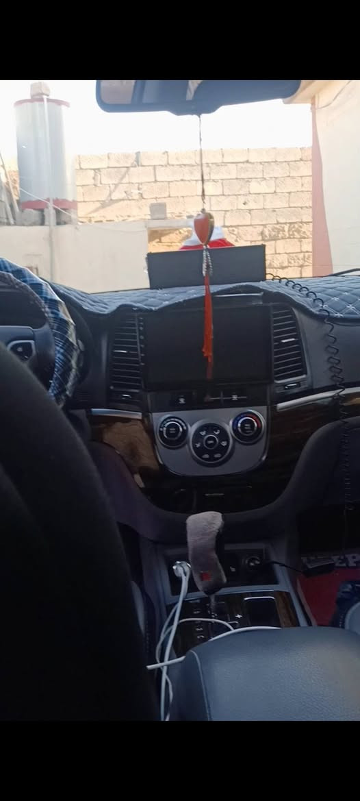 سياره سنتافي 2012 فول مواصفات
1_تحكم ستيرن
2_تدفئة كشنات
3_فتحت سقف
4_تبريد ثلج
5_محرك 2400
ما عدا البصمه السعر الاتصال على الرقم ***********
