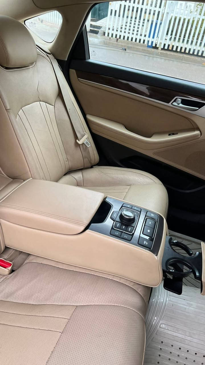 جنسس موديل 15فول مواصفات واحد على واحد خليجي بيهه بنيد وجاملغ صبغ اثر طخه خفيفه رقم أربيل تحويل مباشر بسمنه السعر 170وبيهه مجال للشراي العنوان بغداد حي او الستميه مجاور مطعم الفلسطيني هاتف ***********. مراوس يرهم حسب القناعه بغداد, العراق
