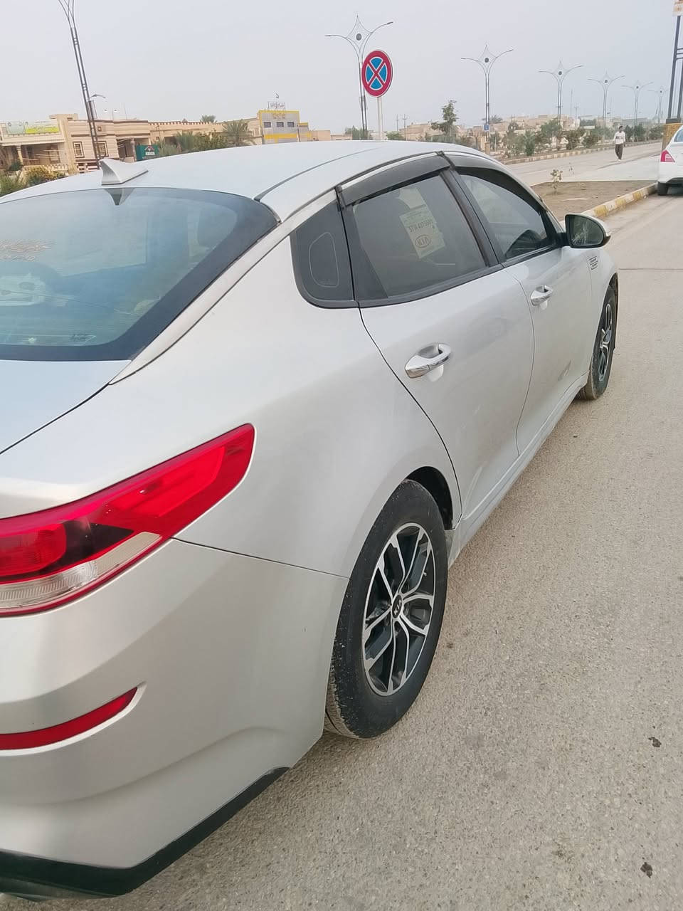 سلام عليكم بيع مستعجل
للبيع سيارة اوبتما 2020 وارد امريكي رقم بغداد ب معوقين ل 28 تصير حره

كامره دواره ✅
تحكم جهتين ✅
مثبت سرعه ✅
تحديد مسار✅
مانع نزلاق ✅
حساسات خلفي+ جانبي
شاحن UDB✅
منفذ AUX 
مكينه وكير+حداديه=كفاله 
تخم تاير جديد جواها 
حجم محرك2400 GDi
السيارة مال عائله تاخذه ما تصرف اي شي عليها 
مكاني  الناصريه /الاسكان الصناعي 
سعر 130 وبي مجال قليل جداً 
الاستفسار *********** واتساب  
السياره ماشية 97
ترهم بيع او مرواس
