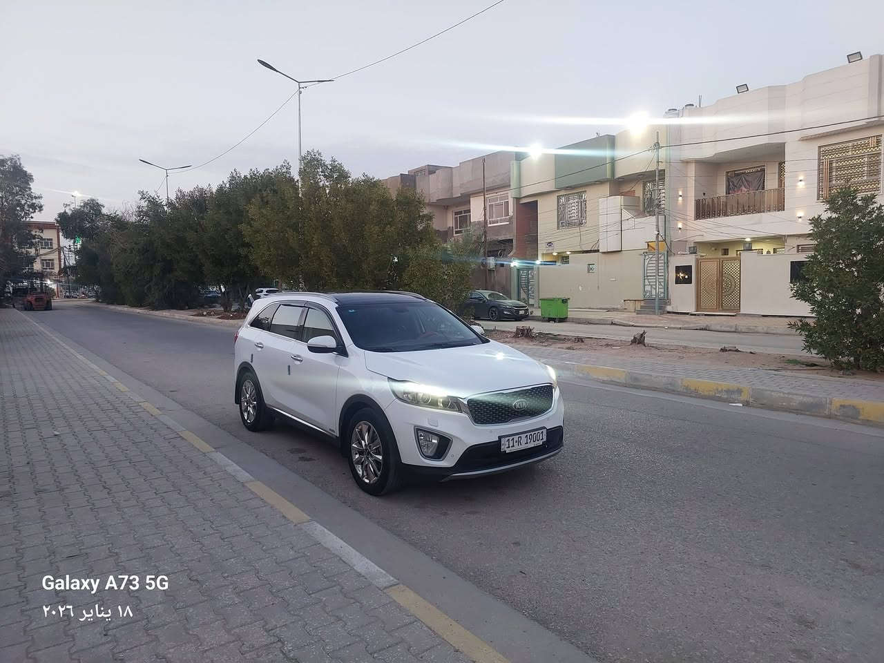 السلام عليكم سورنتو 2016 شكل الجديد  خليجي(كويتي) يعني أعلى موصفات بلسورنتو رقم بغداد يالجديد سنويه وهزة وفحص كله جديد رقم شبه مميز بسمي مكفولة كفالة عامة من صبغ وضربة وتبديل عدا بارد بسيط اربع اصابع بلجاملغ الأمامي جهة السائق شرط والباقي مكفول سيارة جديدة جدا مال جناي وجاهزة من كلشي مكينة كير حدادية تبريد كهربائيات تبريد تدفئة كله كفالة شرط فول الفول موصفات بصمة تشغيل بصمة أبواب اداة ترحيب بنراما لد نهاري أنظمة قيادة حساسات أمامي وخلفي شاشة كبيرة كامرة دوارة بلادي مري شفط مع تفتيح وتقفيل ٣ قطع تبريد 6 سلندر 7 راكب لايت عدسة اشاير بلمري تحكمات استيرن ويل كب كروم كشنات جلد داخل قرميدي كشنات تدفئة وتبريد فورويل بك لايت لد كشنات عدد 2 كهرباء تبريد لمس وبعد بيها موصفات ماشية 148 كم حقيقي شرط ملاحظة مكينة والكير مامفتوحات علا وضع الشركة شرط السعر 210 وبيه مجال للشراي الرقم ***********/***********
