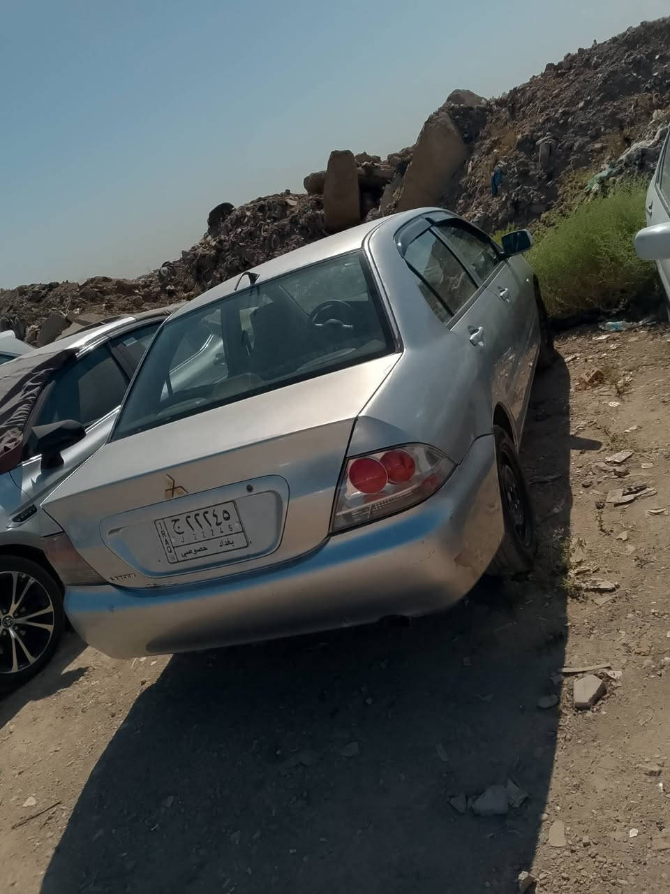 السلام عليكم
لانسر 2008 بغداد بسمي  قبل 3 سنوات صار بيها حادث بجم اشرته بالصورة 
وعمرناها على ادينا  تبريد تدفئه شغال محرك 2000  كير اوتو جام كهرباء تحكم مري شغال 
تخم تاير جديد 
السعر 58 
***********
