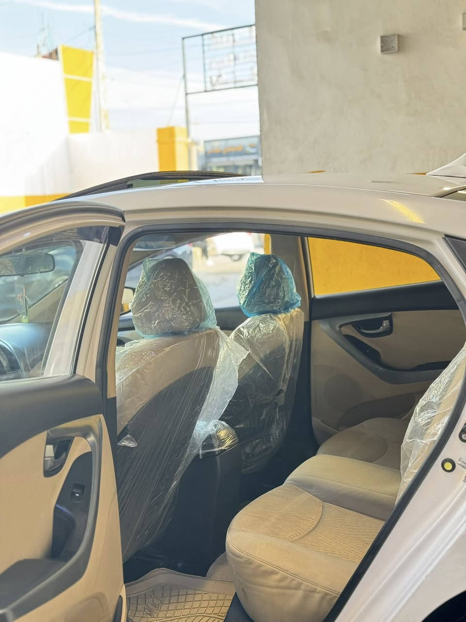 الانترا 2014 خليجي رقم اربيل انكليزي
سنويه جديد لل 2028 شهر 9 
محرك 1800 كير اوتماتيك 
بطاقة بنزين بيها ⛽️_نص باب  صبغ 
ومكانين تعديل بارد بي راسلني ادزلك سونار  
ترايها حيل حلو متصرف عليها الف جاهزه 
ماشيه 171 الف كم گير والمحرك بشرط 

فتحة سلايد شغال تايرات جديده
تبريد و تدفئه كهربائيات كلها شغاله
جام كهرباء _ مرايه كهرباء _ سنتر لك

سعر 119 قفل قفل🔒 
(مكاني كركوك دةروازه )📍
***********
*********** واتساب
