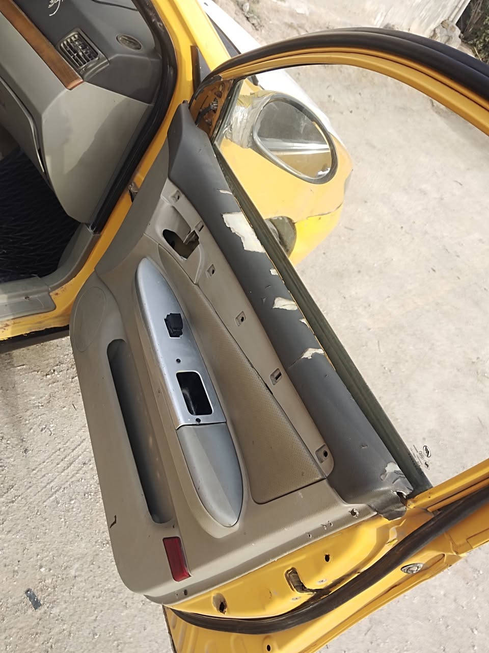 سلام عليكم سياره ليفان 2013 مكنيه وكير خير من الله سياره صار بيه كطع نار ماعرف عطل وين بدون راعي ابيع كوم حديد حدايه أمامي خلفي كارتون تخم تاير سعر 13 مكان ناصريه مركز ***********
