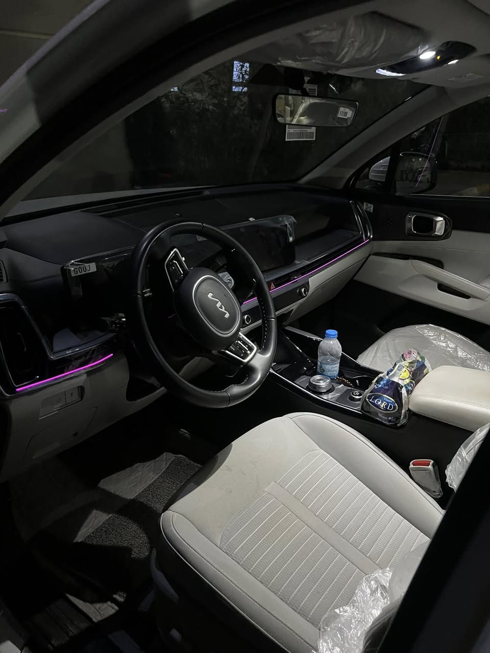 السلام عليكم 
🔥 كيا سورنتو 2025 – 4 سلندر 
ماشية 16 الف رقم بغداد 
⚙️ المحرك: 4 سلندر 2500
▪️ بنوراما
▪️ كير ماوس 
▪️ سايد بريك دكمة
▪️ ٧ راكب ٣ قطع تبريد
▪️بردات خلفية 
▪️جنطة كهرباء 
▪️كشنات كهرباء 
▪️بقية المواصفات المعروفة
السعر 295 وبيها مجال 
للاستفسار 
***********
