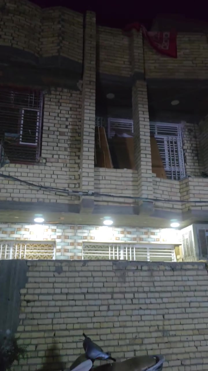 السلام عليكم بيت مساحه 75 لبيع بيت يحتو على ٤ غرف بشارع ابو دهن ثاني فرع ***********
