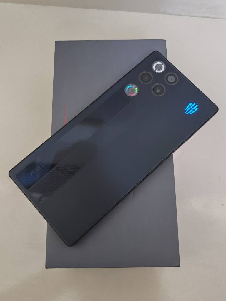 للبيع جهاز رد ماجك 11برو غراض كامله الجهاز مستعمل اسبوع اخو الجديد شخط مابي مكفول من كلشي سعره 900 مكاني كربلاء للتواصل على الرقم ***********////***********
توصيل اكو جميع المحافضات كربلاء, العراق
