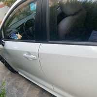 تويوتا كورلا هايبرد ٢٠٢٣ الشكل الامريكي ماشية ١٨ الف مكفولة من صبغ راي...