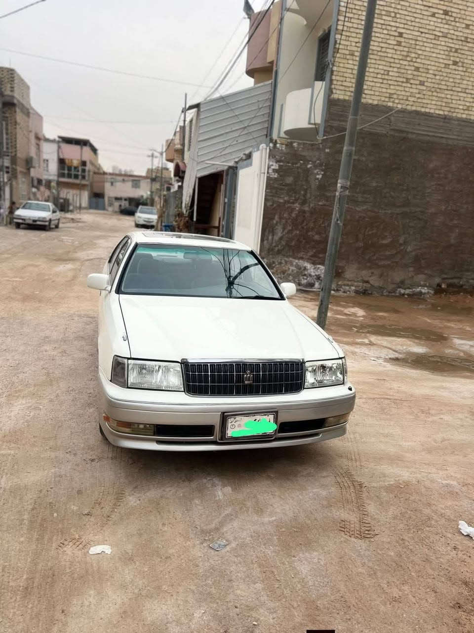 رأس ثور فلات 2000 سياره فول 1 /1 فتحه جنجر  تحكم ستيرن ستيرن كهربائي مكينه 3000 حاويه فتحه  قرار  102 باقيه بس عل كمرك   ***********  كفاله سياره     السعر 55
