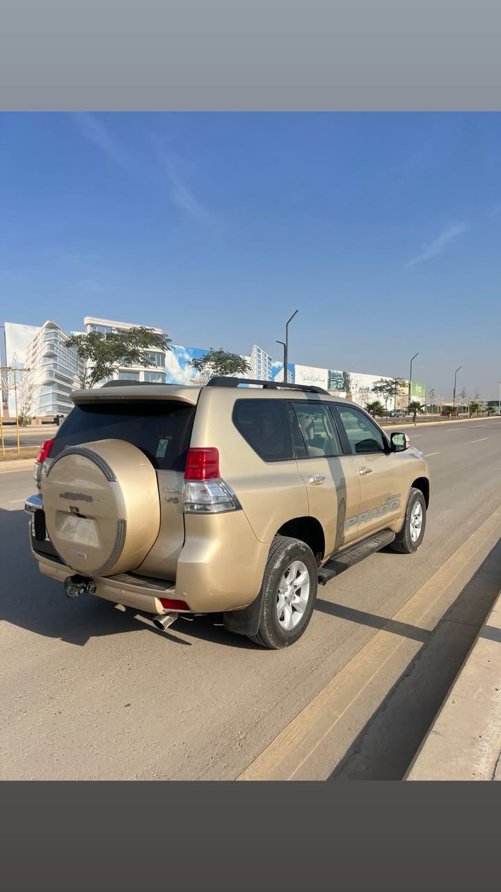 السلام عليكم .. للبيع .. للبيع .. للبيع
تويوتا برادو ٢٠١٢ 
محرك ٦ سلندر وكالة ساز مواصفات كويتي txl لون ذهبي مميز 
السياره عليها ادامة كامله ومناقصها اي شي  باتري  وكل الفلاتر والبلكات والدهن والدسكات من وكالة تويوتا وصدر جديد رقم اربيل هزة وفحص وسنوية جديدة وجاهزة للتحويل 
دخول ذكي وترحيب 
نضام اقتتصادي eco
ثلاجة تبريد
انارة وبصمة ابواب وصندوق - 
فتحة سقف 
ودبل تانكي
 وكامرة وحساسات اصليه 
وتبريد ٣ قطع تحكم بالحرارة منفصل والخلفي تحكم منفصل 
 الجام والسلايد وتفتح وتسد بالبصمة ومري شفط
صبغ البنيد فقط اثر طخة اقل من شبر بدون اي ضرر داخلي،
الدعامية الخلفية والجامة الامامية الاصلية بلاديه 
العدد الاصلية وياها مال الاسعافات والمثلث وتصليح البنجر
السياره على ايدي ماشية 235 الف كيلو متر 
السعر 229 ورقة  وبيها مجال للشراي 
مكان السياره حي الخضراء
*********** وتساب ومكالمه
