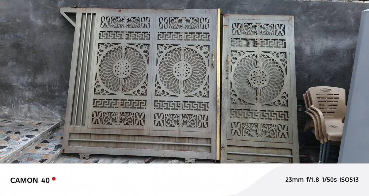 السلام عليكم باب سلايت يشهد الله شغل بيدي درجه اولى كامل هو والسجه   البيع ***********
