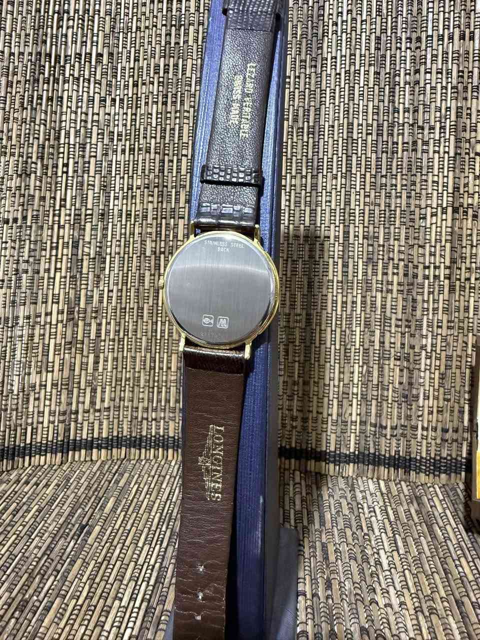 لونجين قطر 31.5 تغليف سير وبكل بلادي مع العلبة 
كالجديد مينا مميزة 
🫡


**إذا كنت صاحب هذا الإعلان وتريد حذفه لأي سبب، رجاءا أرسل رسالة إلى الدعم الفني**