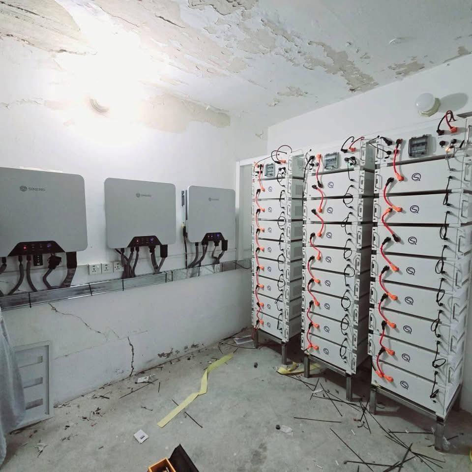⚡️ عرض خاص على منظومة الطاقة الشمسية ⚡️
منظومة طاقة شمسية متكاملة لتوفير الكهرباء على مدار اليوم
✅ تشغيل نهاري بقدرة 20 أمبير – تشغيل ليلي بقدرة 10 أمبير
💰 السعر: 7,000,000 دينار فقط
المواصفات الفنية للمنظومة:

الألواح الشمسية:
  – العدد: 10 ألواح
  – القدرة: 640 واط لكل لوح
  – النوع: LONGi Hi-MO 10
  – الضمان: 10 سنوات

الإنفيرتر (Inverter):
  – القدرة: 6 كيلو واط
  – النوع: GROWATT (بمدخلين)
  – الضمان: سنة واحدة

البطارية:
  – النوع: ليثيوم
  – السعة: 16 كيلو واط
  – العمر الافتراضي: 8000 دورة شحن/تفريغ

للحجز والاستفسار:
م. حقي الحسيني
📞 ***********

احصل على طاقة نظيفة، اقتصادية، وموثوقة بأفضل سعر في السوق!
