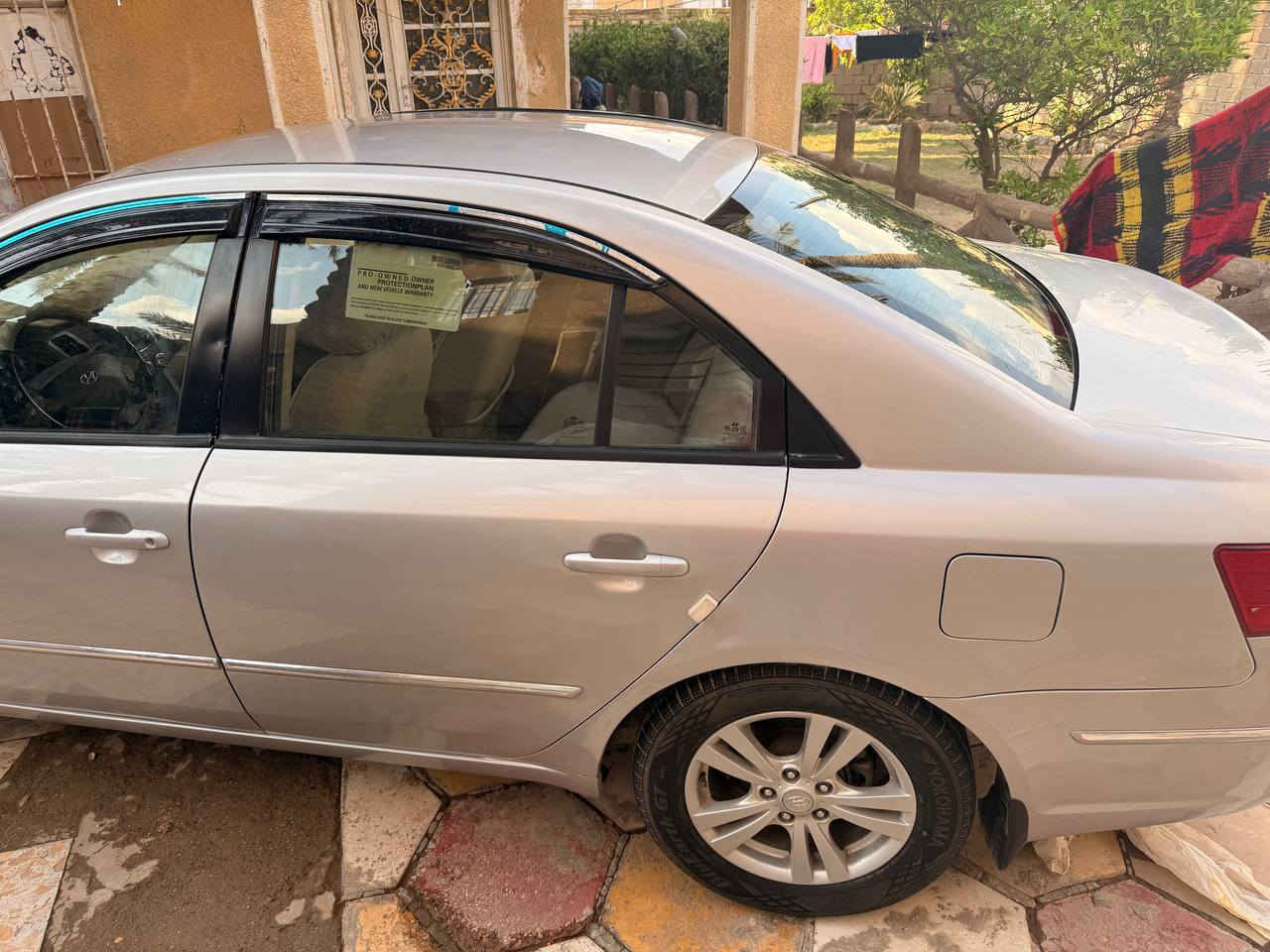 السلام عليكم سيارة سونتا للبيع موديل 2009 مصبوغة حزام لحد التكم والباقي اثر شخوط ورصعات كير محرك صدر تبريد تدفئة كهربائيات كله شغال تخم تاير باتري سيارة خير من الله السعر 105$ قابل للتفاوض ***********
واتساب واتصال
