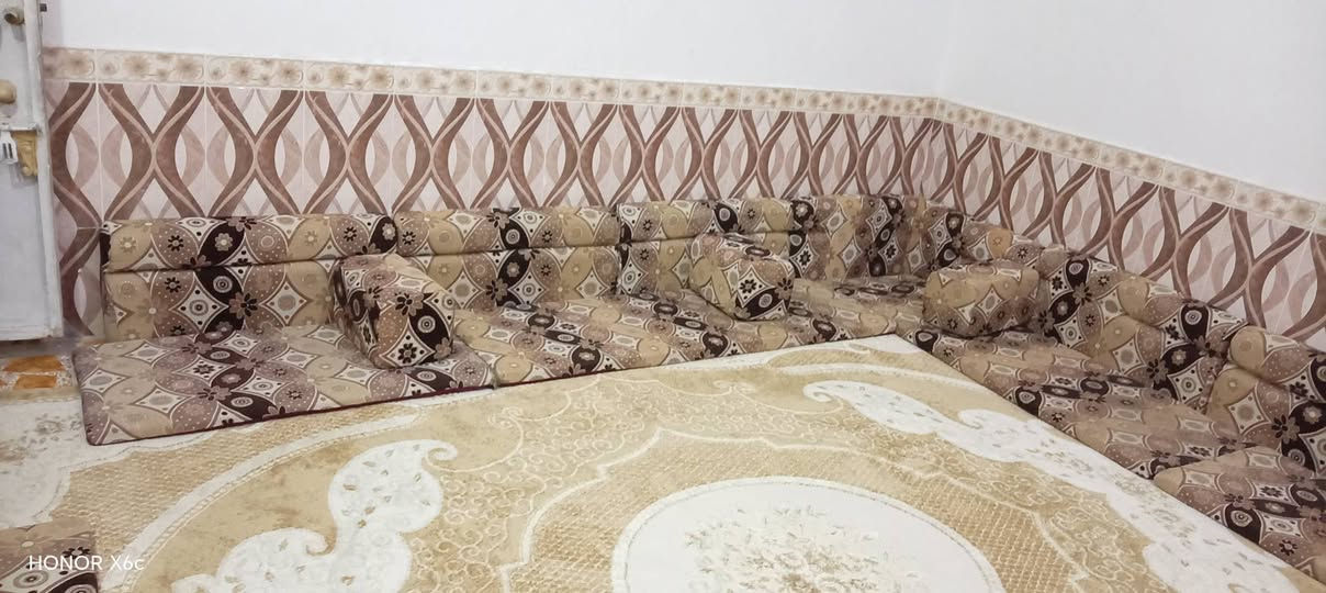 السلام عليكم 
ديوان للبيع 
7دواشك 
و 13تكيات 
مع 7مساند
/السعر خاص 
ناصرية مركز


**إذا كنت صاحب هذا الإعلان وتريد حذفه لأي سبب، رجاءا أرسل رسالة إلى الدعم الفني**