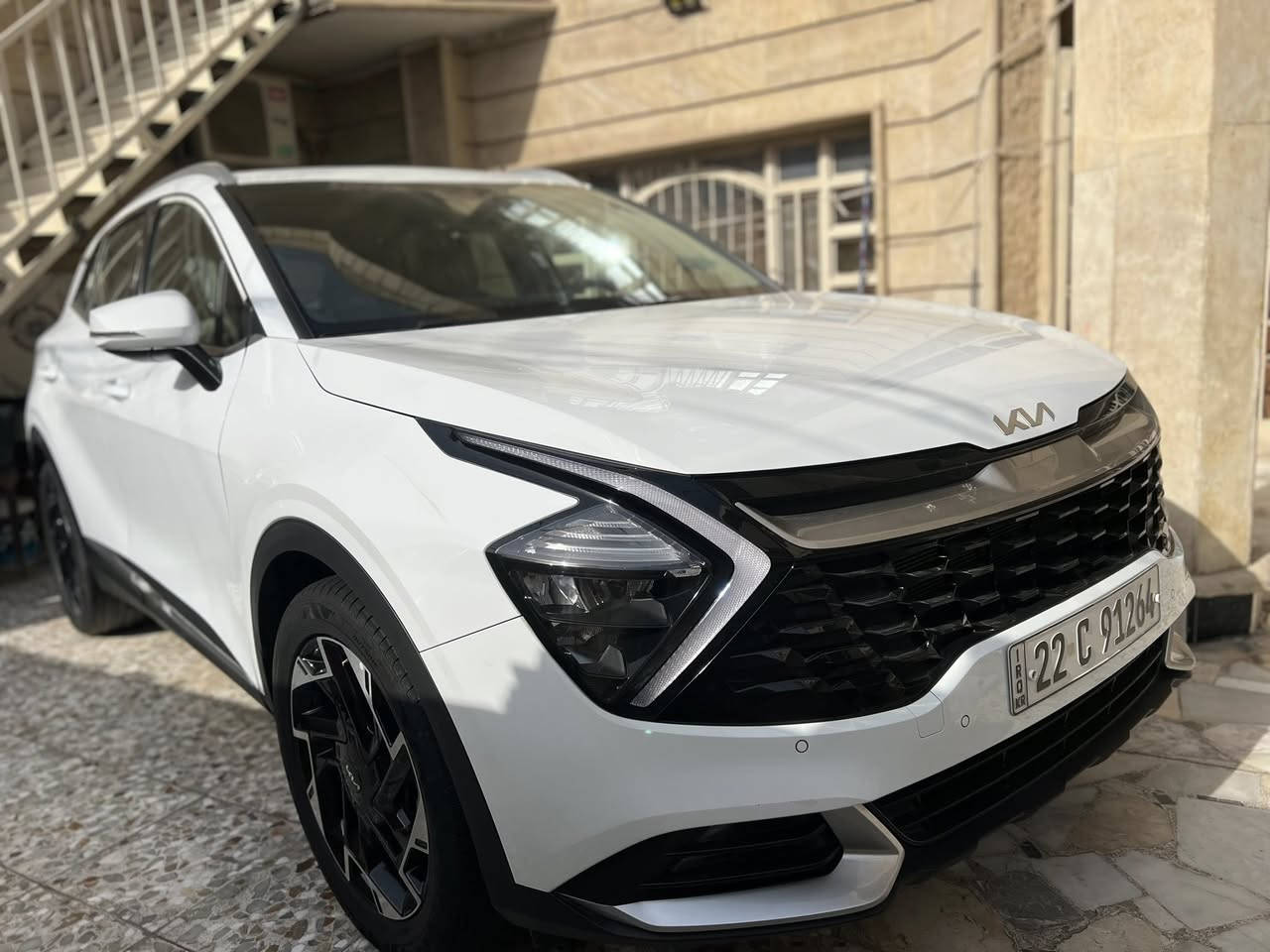 السلام عليكم سبورتج موديل 24 سيارة جديدة ماشية 13 الف فول سيارة عدى فتحة جنطه كهرباء سيارة صار بية حادث بلباب خلفي صدر بدون صبغ بدلات وكالة اصلي سعرة 210 
***********
