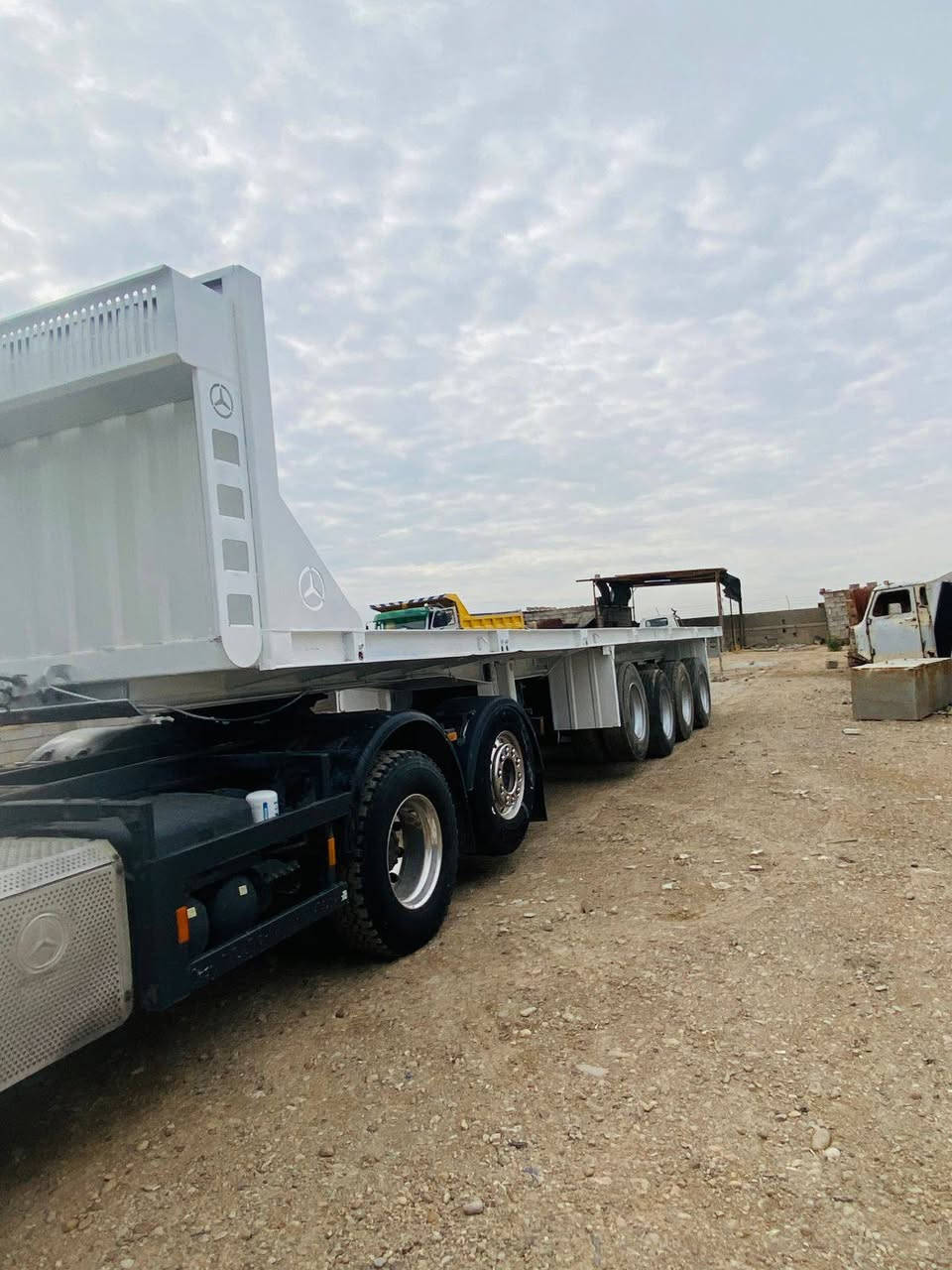 عربانه فلات 4 دناكير شاصي 16 دناكير 14 صيني طول 13 كامله كهربائي هوة التليفون *********** العنوان بغداد السياحي مكلف بل نشر
