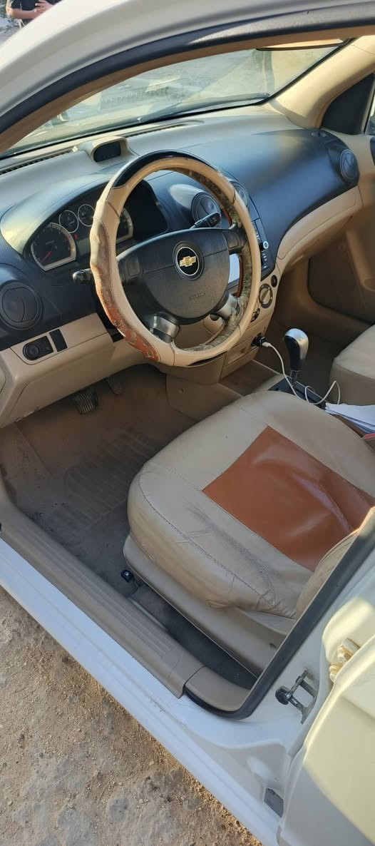 السلام عليكم للبيع افيو 2013 رقم مكانها ميسان بيها باب عكس السايق معجون سياره جاهزه من حداده تخم تاير تبريد كهربايات كلها شغاله محرك 1600 سعر 75 رقم الهاتف ***********
