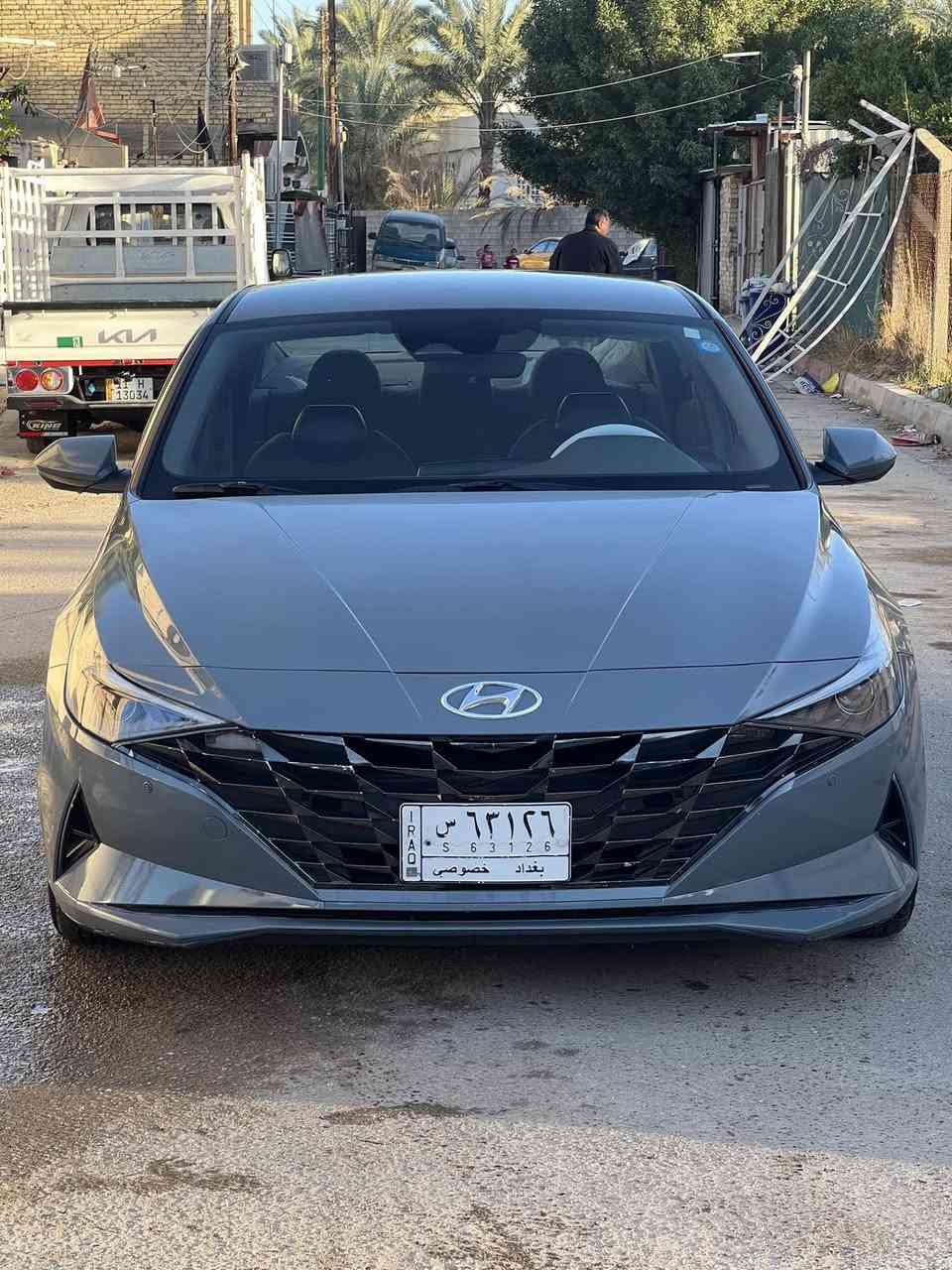 السلام عليكم 
النترا 
للبيع موديل 2021 
اسمنتي 
سياره فول من عده 
الفتحه 
وارد امريكي 
حادثها جاملغ وبنيد
البنيد مبدل 
مكينه 2000دوش 
فول حساسات 
شاشه كبيره دجتل 
راذار امامي وخلفي 
سياره جاهزه 
السعر 135 وبيها مجال 
بصيط 
السياره معوقين باقي 
8اشهر تحول كبل
هسه اسويلك وكاله 
العنوان بغداد البياع ***********
