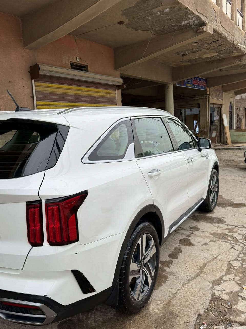 سورنتو 2023 رقم بغداد باسمي فول مواصفات عدا البونراما
ماشيه 43 الف

كير ماوس

شفتات ستيرن

كراسي امامي كهرباء 

جنطة كهرباء 

بصمة وتشغيل عن بعد

شاشة تعمل بنظام بلي كار نفيكيش

نظام ترحيب 

انارة ليزرية داخلية متغيرة الالوان 

اللايت عالي ناصي زنون 

لد نهاري ليزري امامي 

بك لايت ليزري LED

هندبريك دكمة 

اوتو هولد 

درايف مود

مانع انزلاق

مساعد منحدرات

شحن وايرليس بلوتوث 

تحكمات ستيرن فول 

حساسات امامي خلفي 

كامرة 

تبريد 3 قطع مع تحكم منفصل للخلف 

  مكفوله من صبغ وتبديل عدا وجود بارد حسب ما واضح في السونار  
مع صدعه في الجنطه

   بغداد   *********** 

السعر 275
