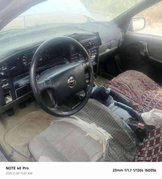 السلام عليكم سياره مكينه بالكرتون استوني شادلها ماكينه كرتون مال برنس سياره رقم قادسيه باسمنا سياره كامله كهربائيات جدد السعر       18       للاستفسار***********
