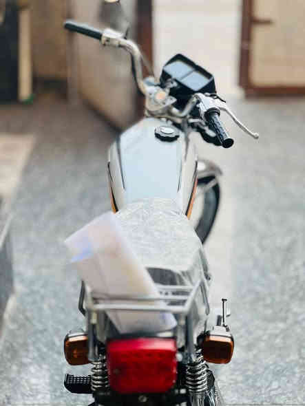 "السلام عليكم"    زيروه زيروه 
اربعه كير اصلي متين دراجه مكفول كفاله عام   🎟️🍃🫠
    🎉(دراجه اوراق اصولي)📄
 .ماشي بيه بل ترقيم :   ✈️
🎭      (وبيه معامله مال رقم)
  دراجه مال جنايه جديد بمعنه كلمه جديده 📦📦 : (جنايه):
ودراجه مضمومه ماطلعه ابد 
(مكفول من طول لطول)
    🍃تجي تشوفه بعينك 🍃
      ❤️‍🔥وبيك خير ودلل❤️‍🔥
رقم الهاتف/***********  
 —📦🧸🎁🔮🪬🧿📦—
