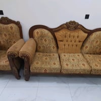 قنفات ٢ • كراسي ٤ • ناصرية مركز