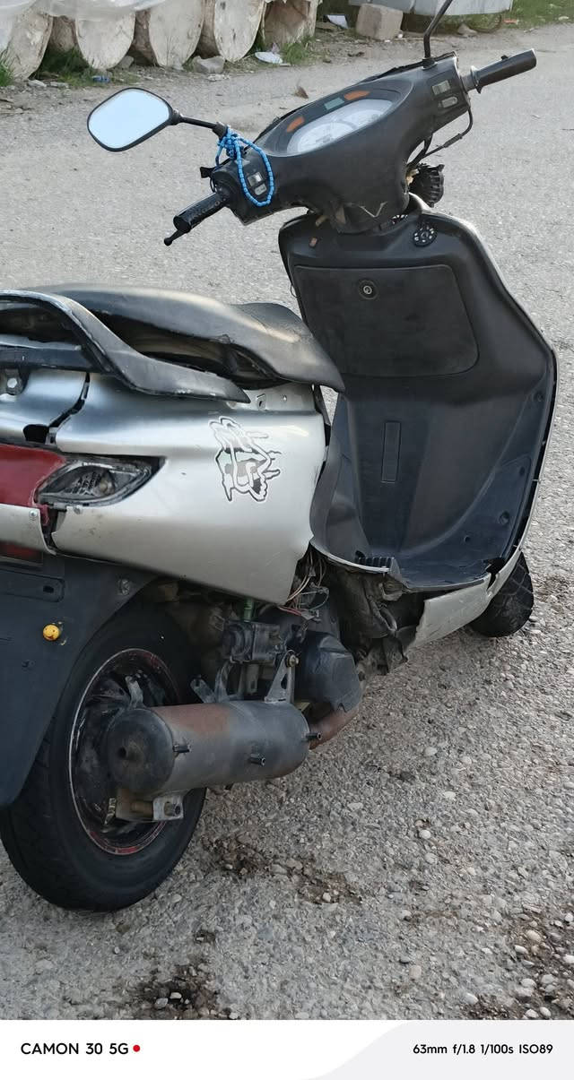 سلام عليكم
دراجه فراشه محرك جديد خير من الله تخم تاير جديد 
الدراجه عوزه بس صالنصه السعر ٢٥٠ وبيها مجال للشراي 
المكان ديالى كنعان


**إذا كنت صاحب هذا الإعلان وتريد حذفه لأي سبب، رجاءا أرسل رسالة إلى الدعم الفني**