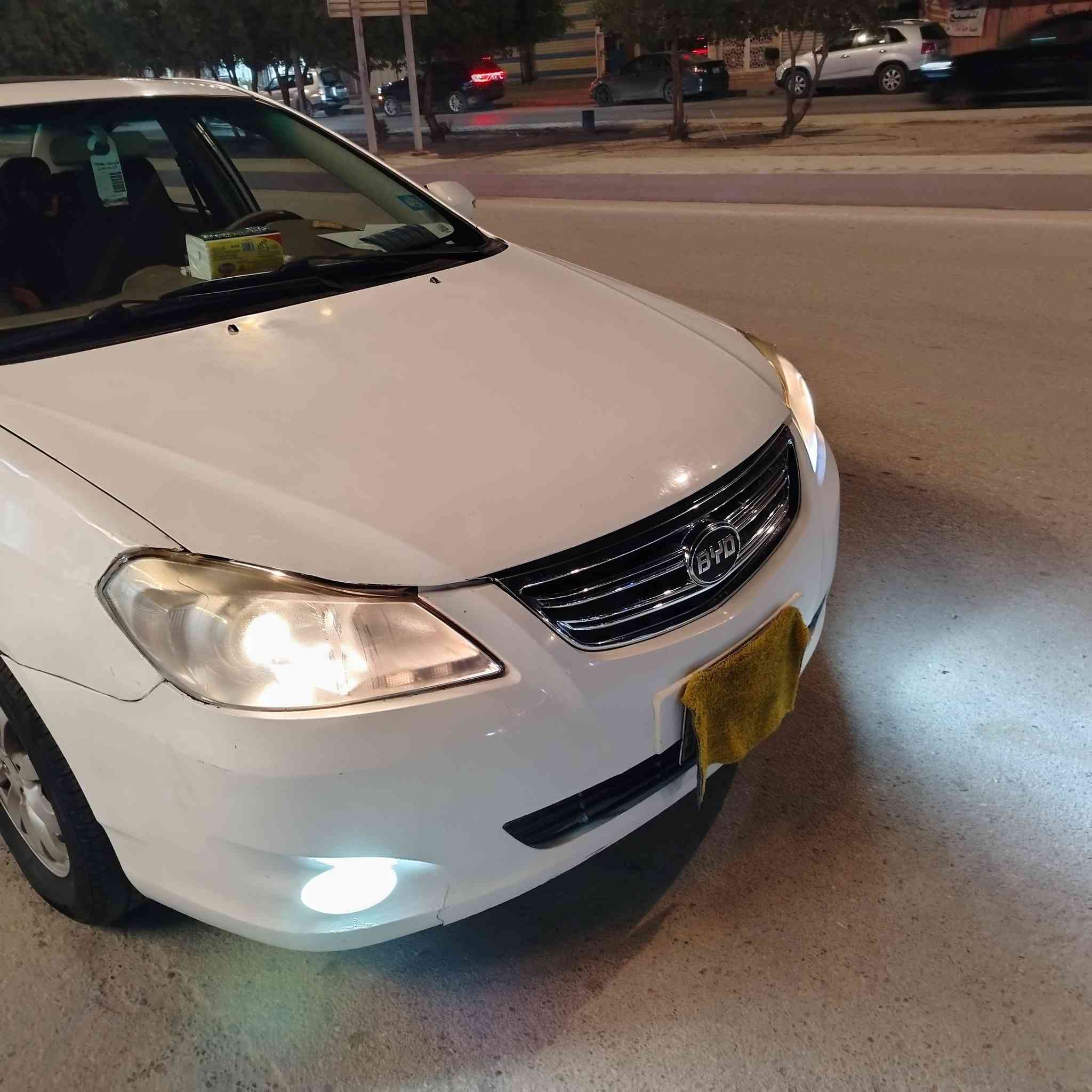 ألسلام عليكم سياره بي واي دي موديل 2013السياره حلوه وجاهزه السياره باسمي رقم كربلاء سنويه لغايه 27تبريد شغال السعر 60 وبيهه مجال حك الجيه ***********
