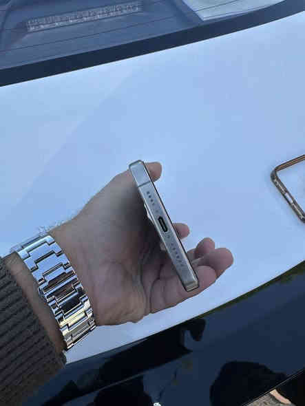 ايفون 15 برو ماكس ماستر شرق اوسط 
ذ٢٥٦
بطاريه ٩٦ مشحون ٢٤٦ مره 
جهاز نضيف لك شخط مابي مكفول كفاله عامه 
1250 وبيه مجال بسيط للشراي 
بغداد السيديه 
***********
