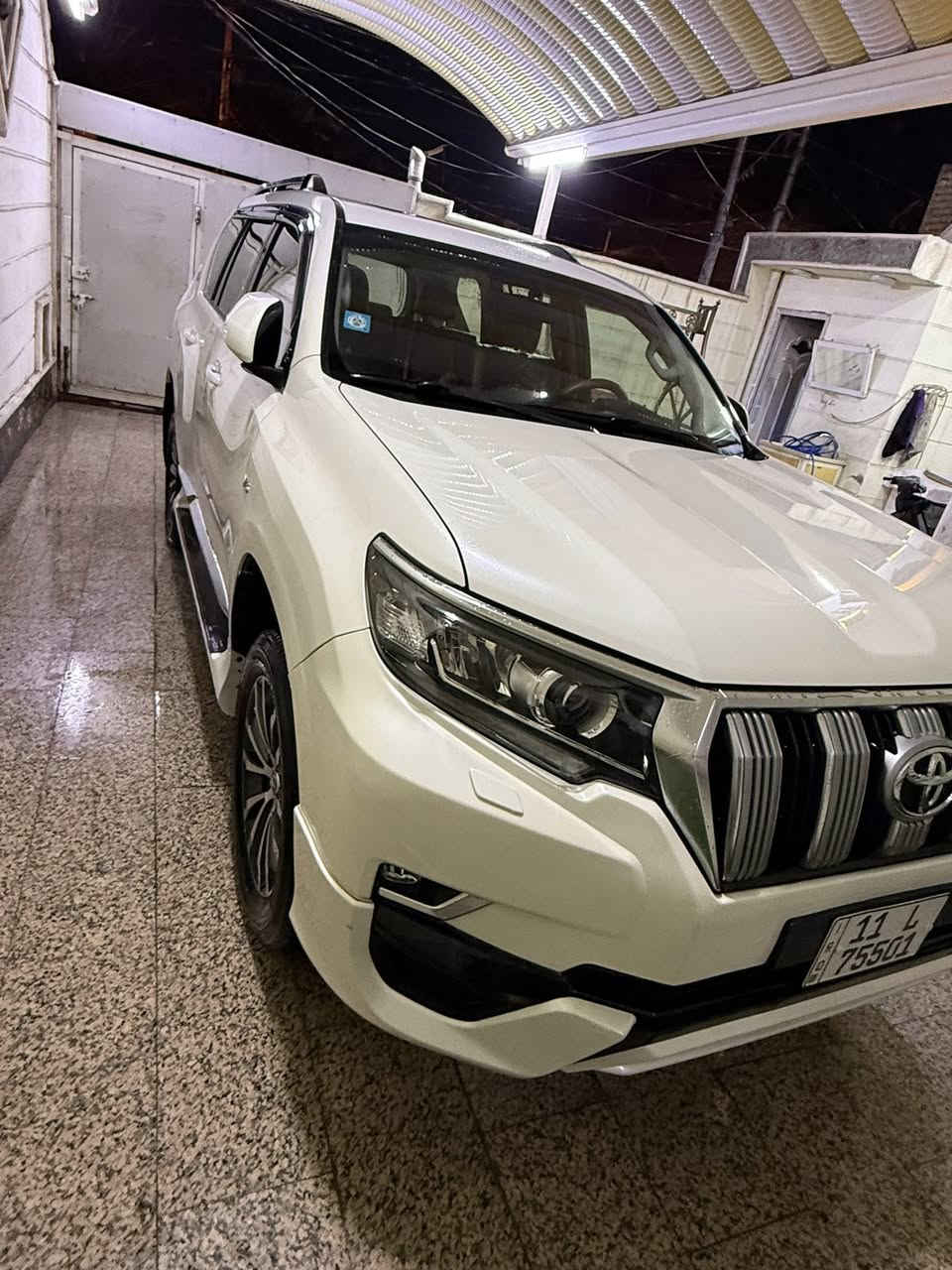 سلام عليكم
للبيع
برادو موديل 22 سبعينيه
ماشيه 105 حقيقي
مكفوله كفاله عامه من كل شي 
تخم تاير دنلوب
فول مواصفات 
العنوان كربلاء
مبايل
***********
السعر 440 
قابل للتفاوض
